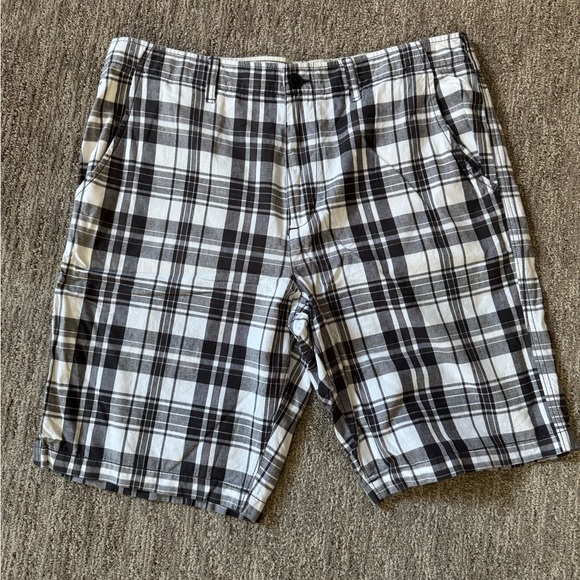 NWT American Eagle Black White Plaid Longboard 12” Shorts Men’s Size 38 - Picture 2 of 8
